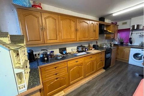 43 Warren Avenue, Wakefield, WF2 7JW
