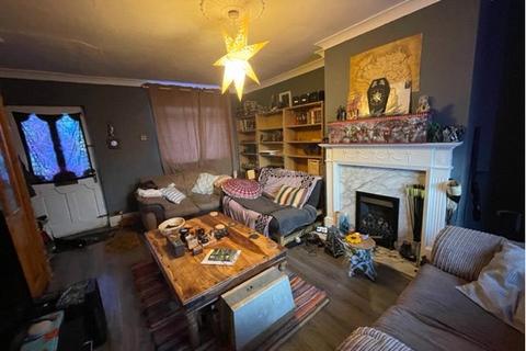 43 Warren Avenue, Wakefield, WF2 7JW