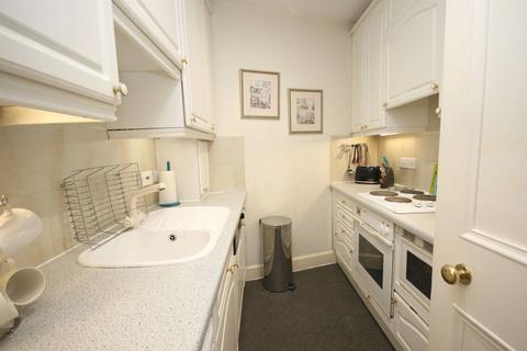 2 bedroom flat to rent - Drumsheugh Place, Edinburgh