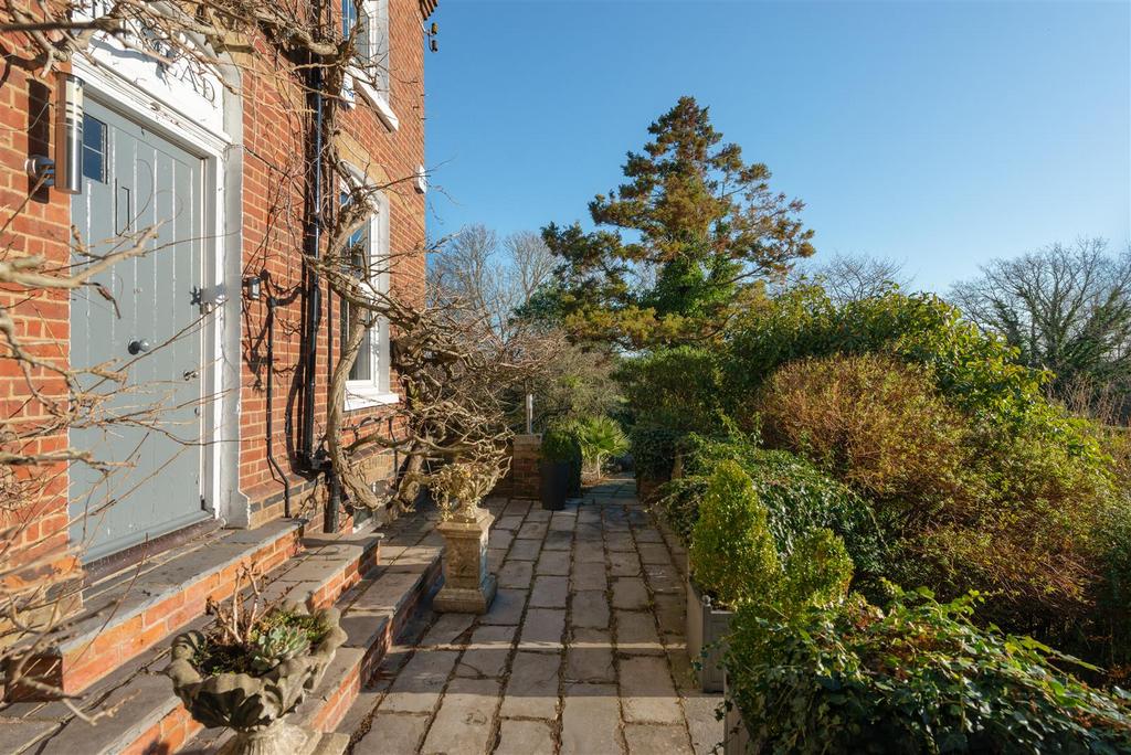 Leycroft Close, Canterbury