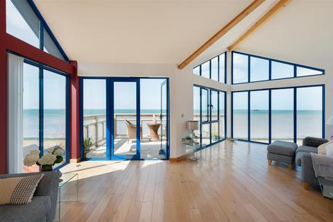 Beach House Spa Esplanade, Herne Bay, CT6 8EP