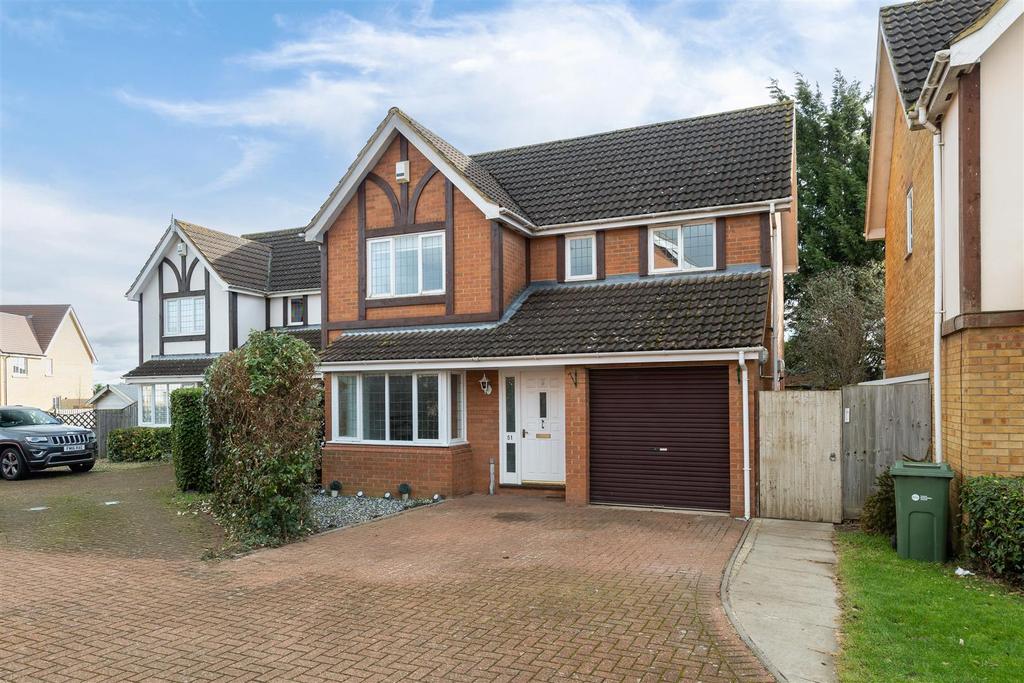 Orchard Close, Meppershall, Shefford, SG17 5LW 4 bed detached house for