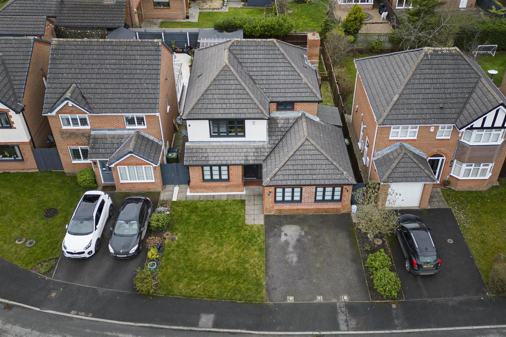 Greenfield Crescent, Grange Moor... 4 bed detached house £450,000