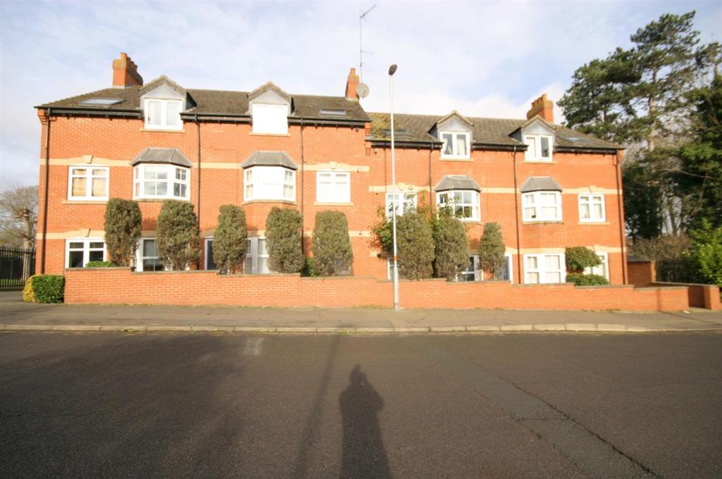 Washbrook Road, Rushden 1 bed apartment £725 pcm (£167 pw)