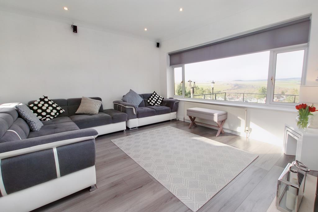 Cleghorn Road, Lanark 4 bed detached house £319,995