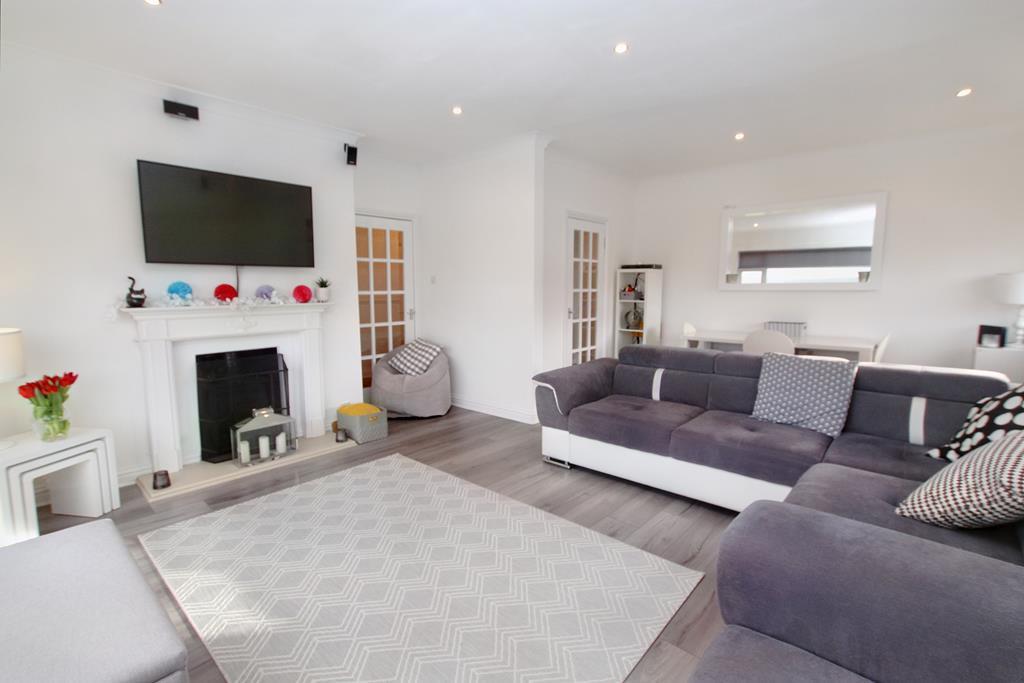 Cleghorn Road, Lanark 4 bed detached house £319,995