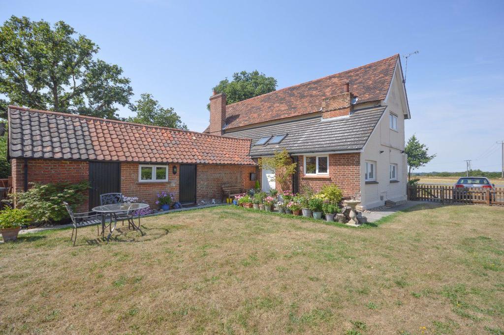 Forest Hall Road, Stansted 2 bed semidetached house £1,350 pcm (£312 pw)