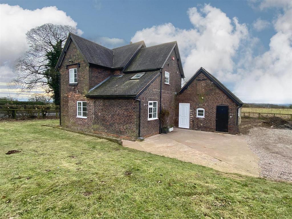 Old Lane, Beech, Nr Swynnerton 3 bed detached house £1,550 pcm (£358 pw)