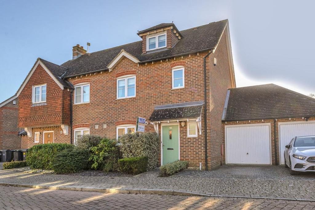 Mcarthur Drive, Kings Hill, West Malling 3 bed semidetached house £