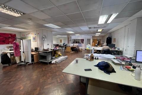 Industrial unit to rent - Collingham Road, Leicester