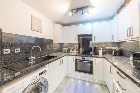 26 Groveside Close, Carshalton, SM5 2EQ