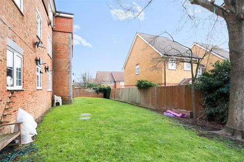 26 Groveside Close, Carshalton, SM5 2EQ