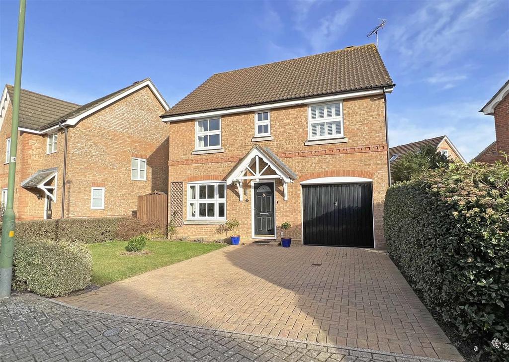 Hidcote Way, Great Notley, Braintree 4 bed detached house for sale £