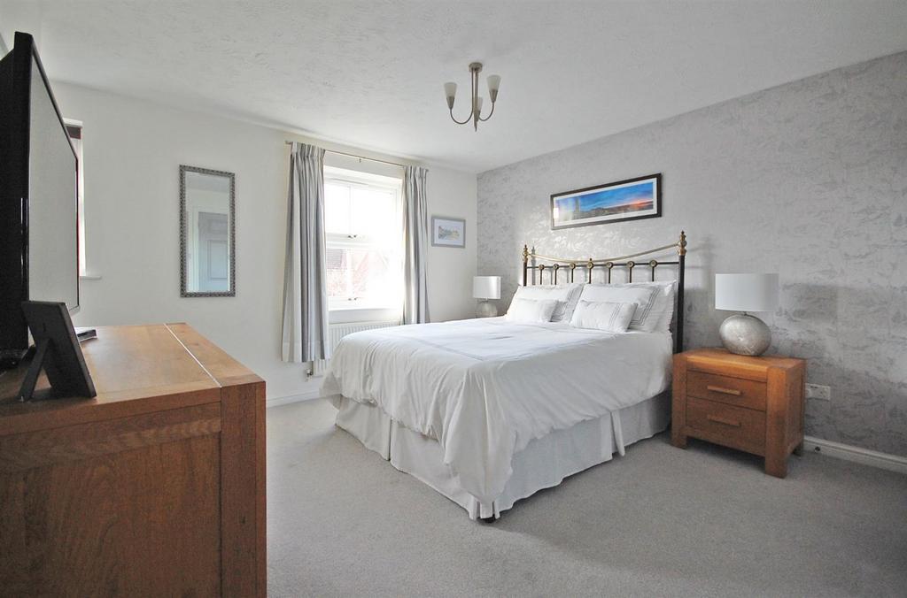 Bed 1.jpg