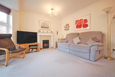 6 Hidcote Way, Great Notley, Braintree, CM77 7XT