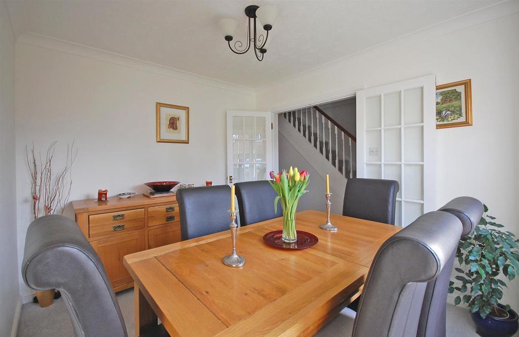Dining Room b.jpg