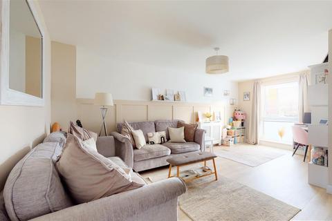 3 bedroom semi-detached house for sale - Abrahams Close, Filwood Park