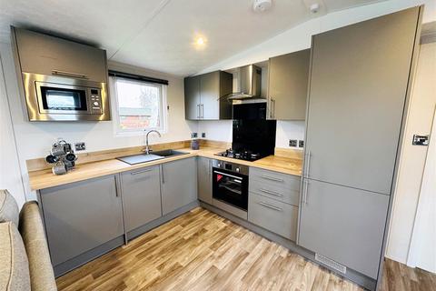 2 bedroom park home for sale, Cliffe country Lodges, Cliffe Common, Selby