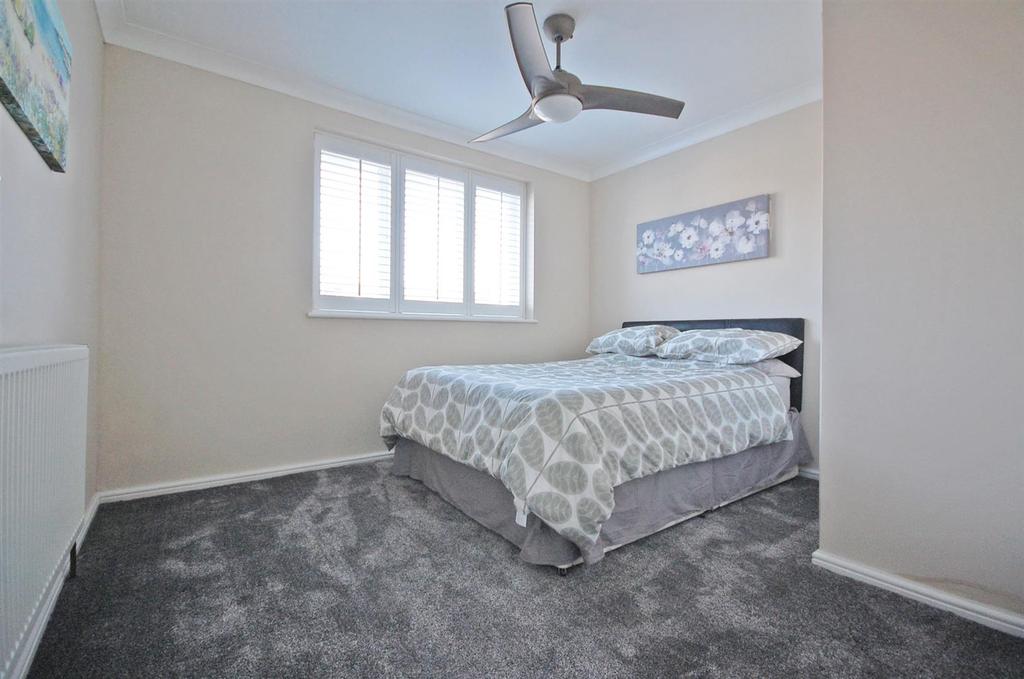 Bed 2.jpg