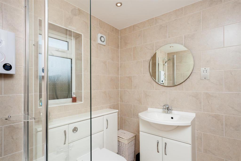 Manor Garth, Wigginton, York 4 bed detached house £650,000