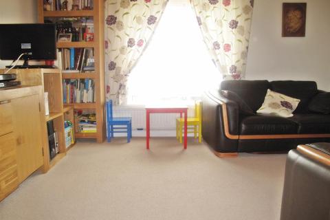 1 bedroom flat for sale - Enfield Close, Uxbridge