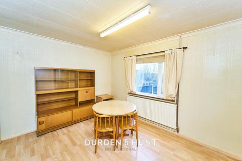 73 Cripsey Avenue, Ongar, CM5 0AU