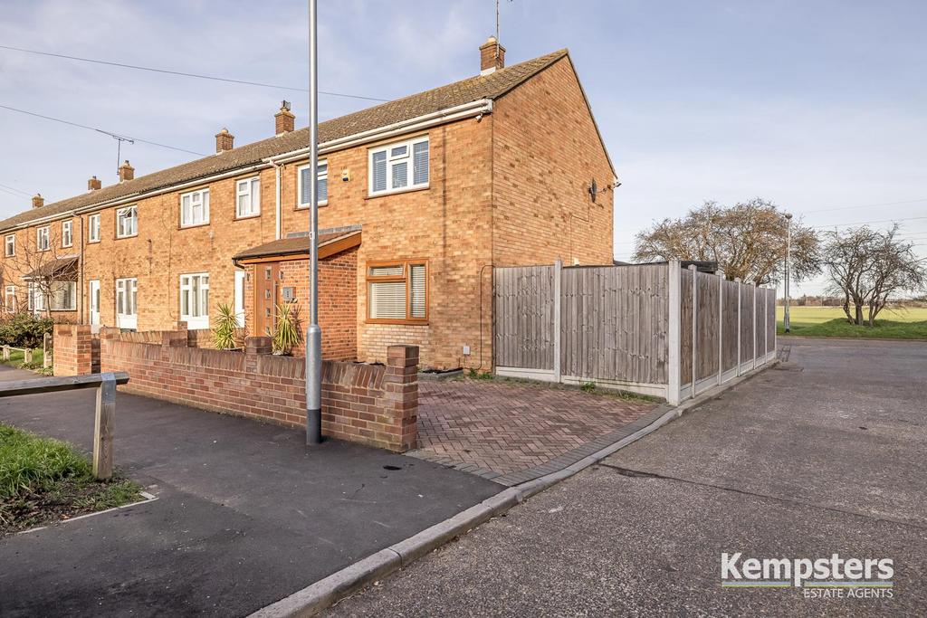 Milford Road, Blackshots, Grays 3 bed terraced house £380,000