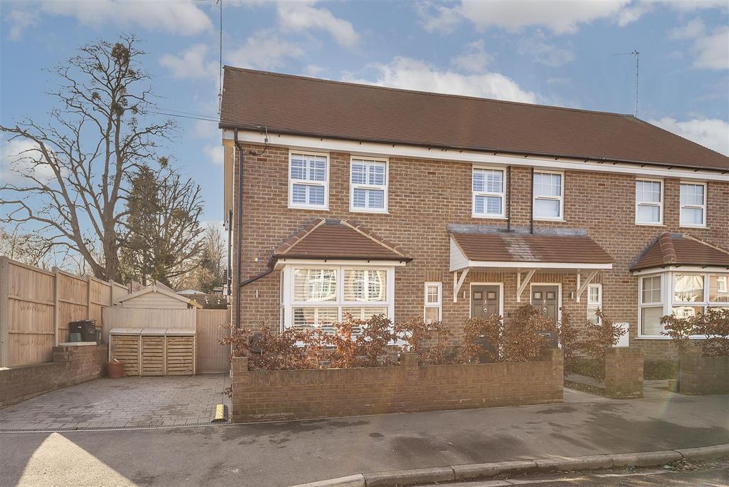 Willoughby Road, Harpenden 3 bed semidetached house £795,000
