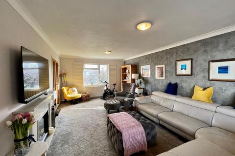 5 Burnt Oak, Dursley, GL11 4HD
