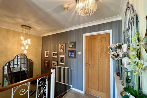 5 Burnt Oak, Dursley, GL11 4HD
