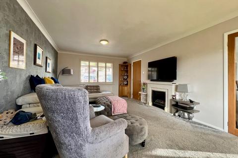 5 Burnt Oak, Dursley, GL11 4HD