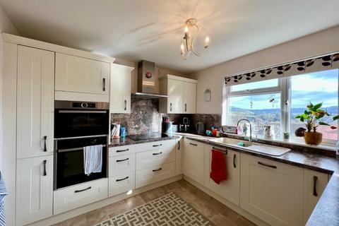 5 Burnt Oak, Dursley, GL11 4HD