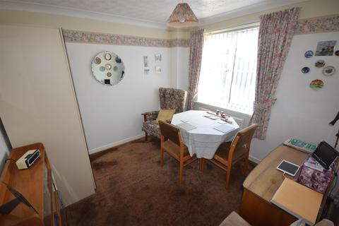 4 bedroom detached house for sale - Provis Mead, Chippenham