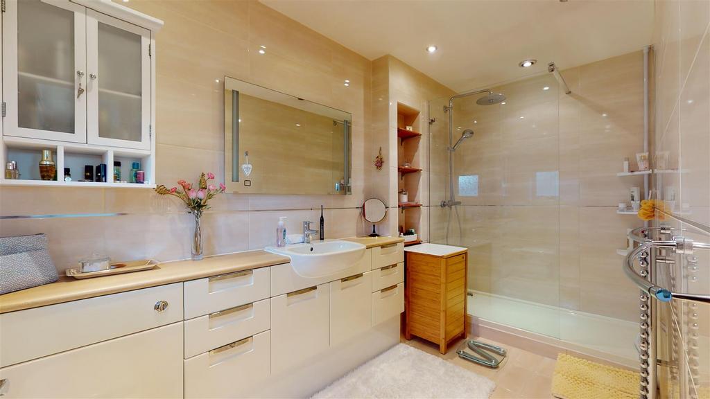 Ensuite
