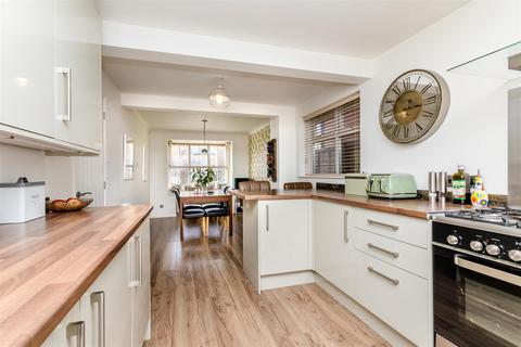 25 Windmill View, Brighton, BN1 8TU
