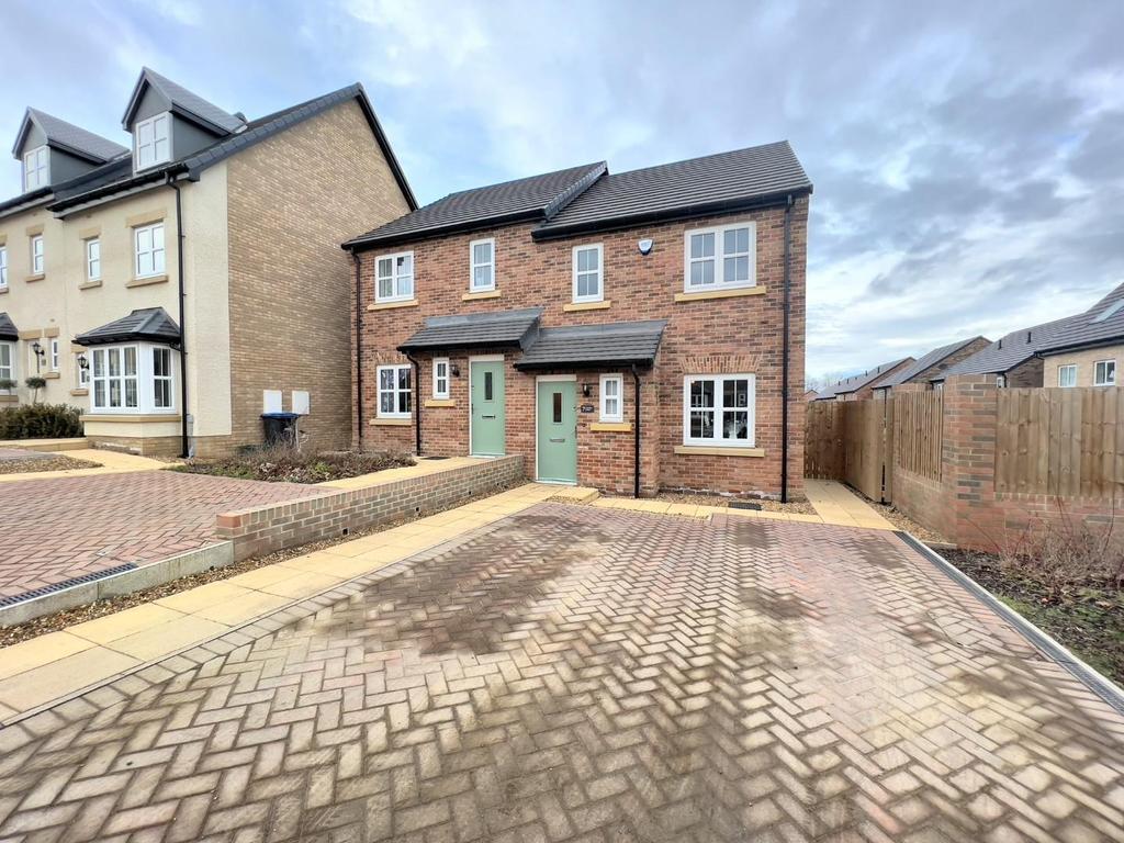 Burdon Place, Pity Me, Durham 3 bed semidetached house £1,100 pcm (£