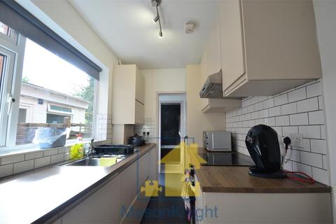 4 bedroom end of terrace house to rent - 2023/2024 ACADEMIC YEAR Newly Refurbished 4 Double Bedroom Student House Westminster Road Selly Oak, Free Ultrafast...