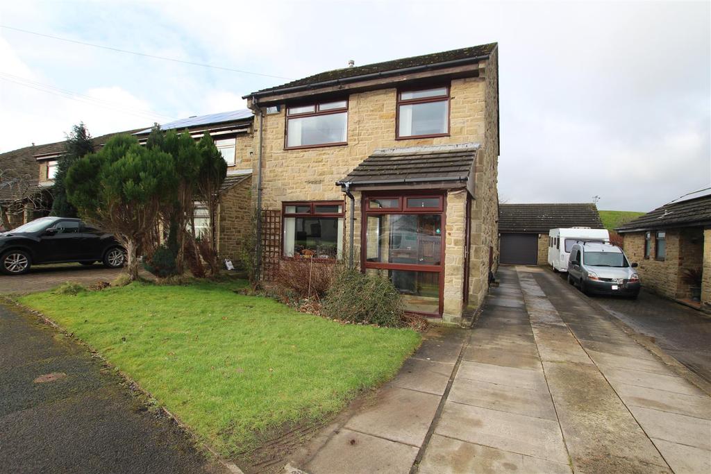 Sunnybank Close, Scholes, Cleckheaton 3 bed detached house £1,050 pcm (£242 pw)