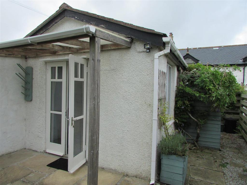 New Road, St. Hilary, Penzance 1 bed house £525 pcm (£121 pw)