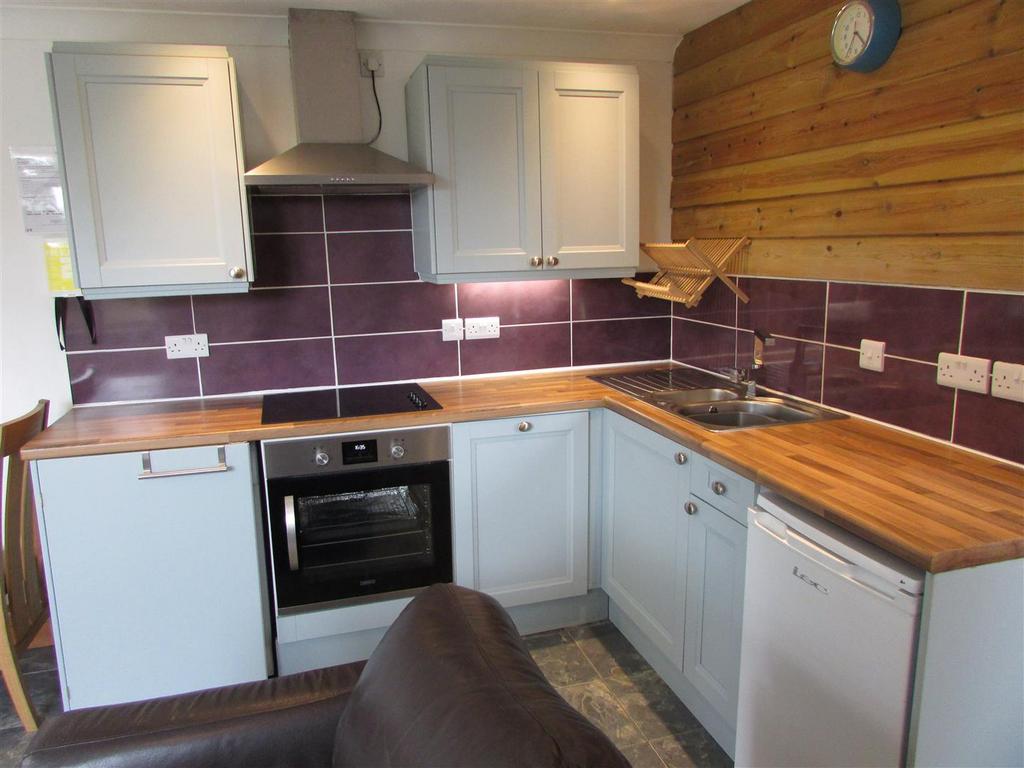Living rm/dining rm/kitchen