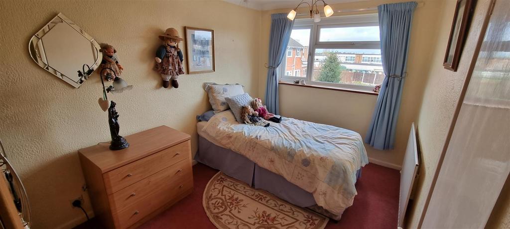 Druids Lane 32 Bedroom 2a.jpg