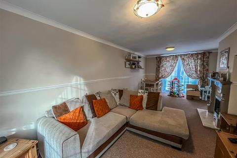 3 bedroom end of terrace house for sale - Wye Crescent, Newport