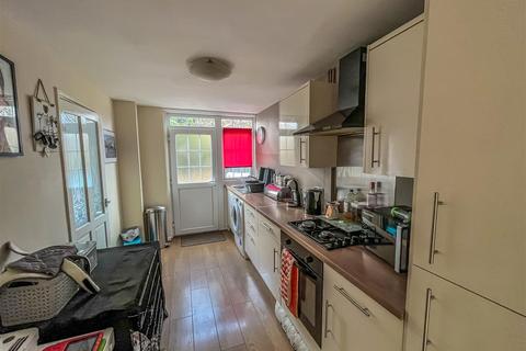 3 bedroom end of terrace house for sale - Wye Crescent, Newport