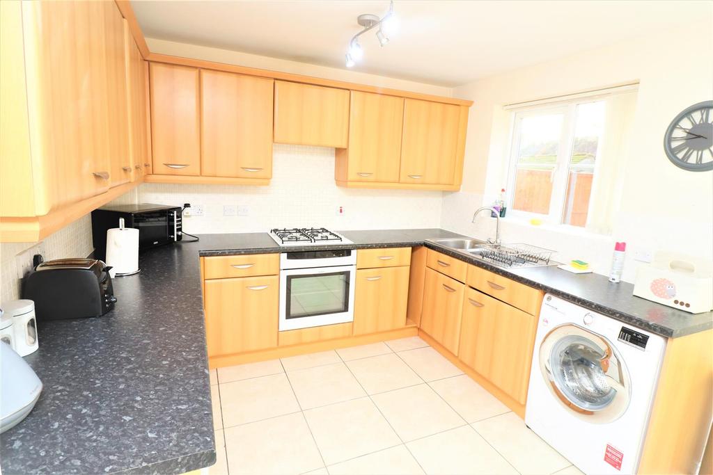 Larkspur Grove, Elliot Gardens, Bedworth 3 bed detached house £1,150