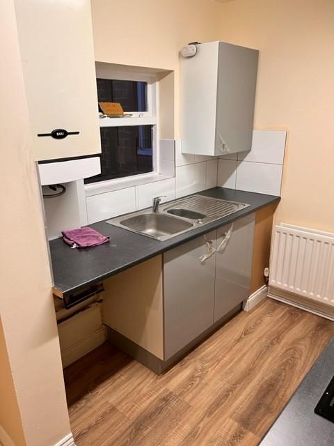 Kitchen 2.jpg
