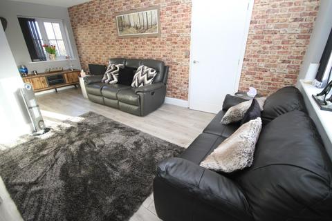 11 Longlands, Idle, Bradford, BD10 9UG