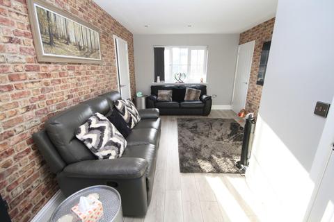 11 Longlands, Idle, Bradford, BD10 9UG