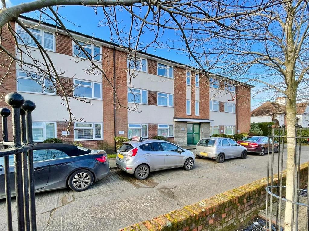 London Road, Riverhead, Sevenoaks 1 bed flat for sale £250,000