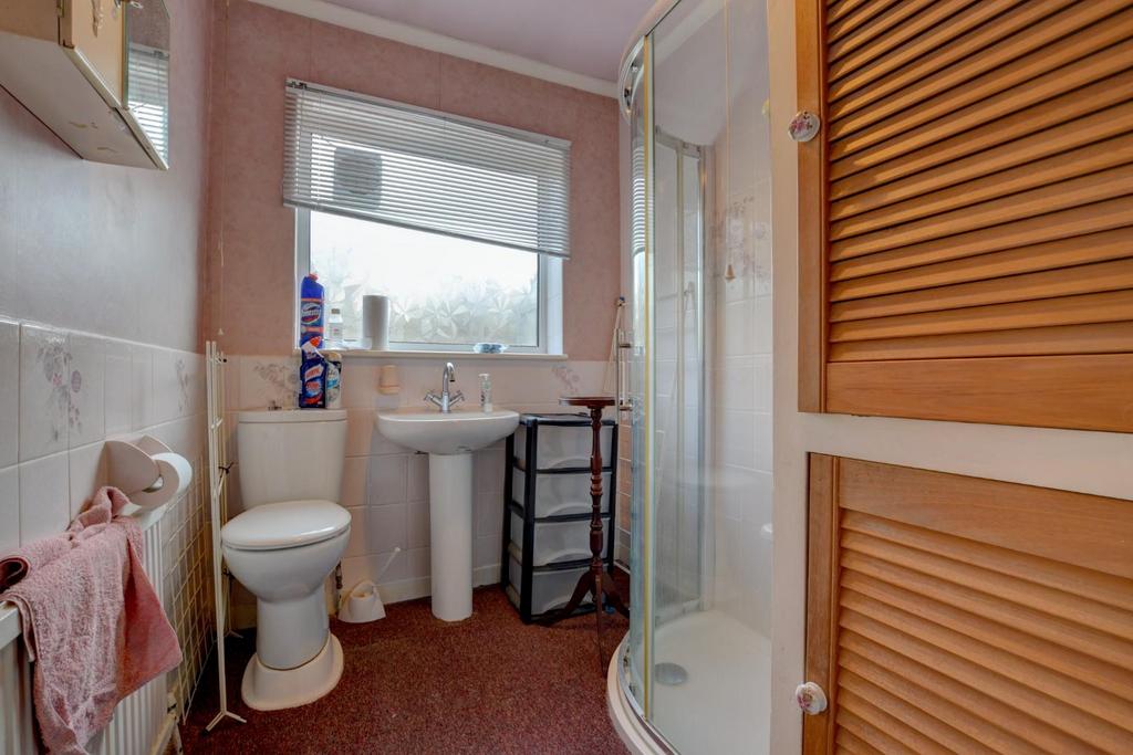 Bathroom - 2.jpg