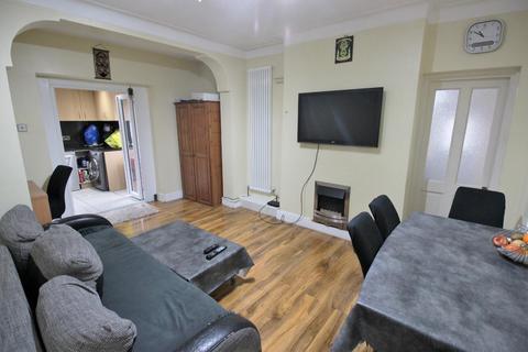 121 Basildon Road, London, SE2 0ER